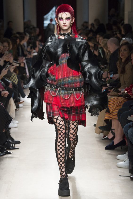 Punk Tarzda Giyinmek