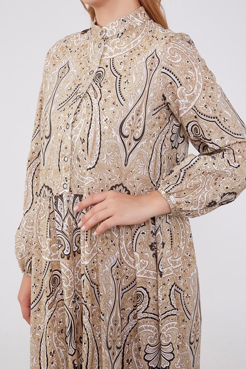 Bej Düğme Detaylı Desenli Elbise