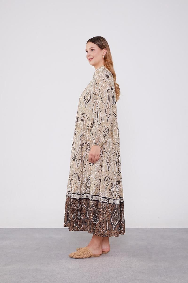 Bej Düğme Detaylı Desenli Elbise
